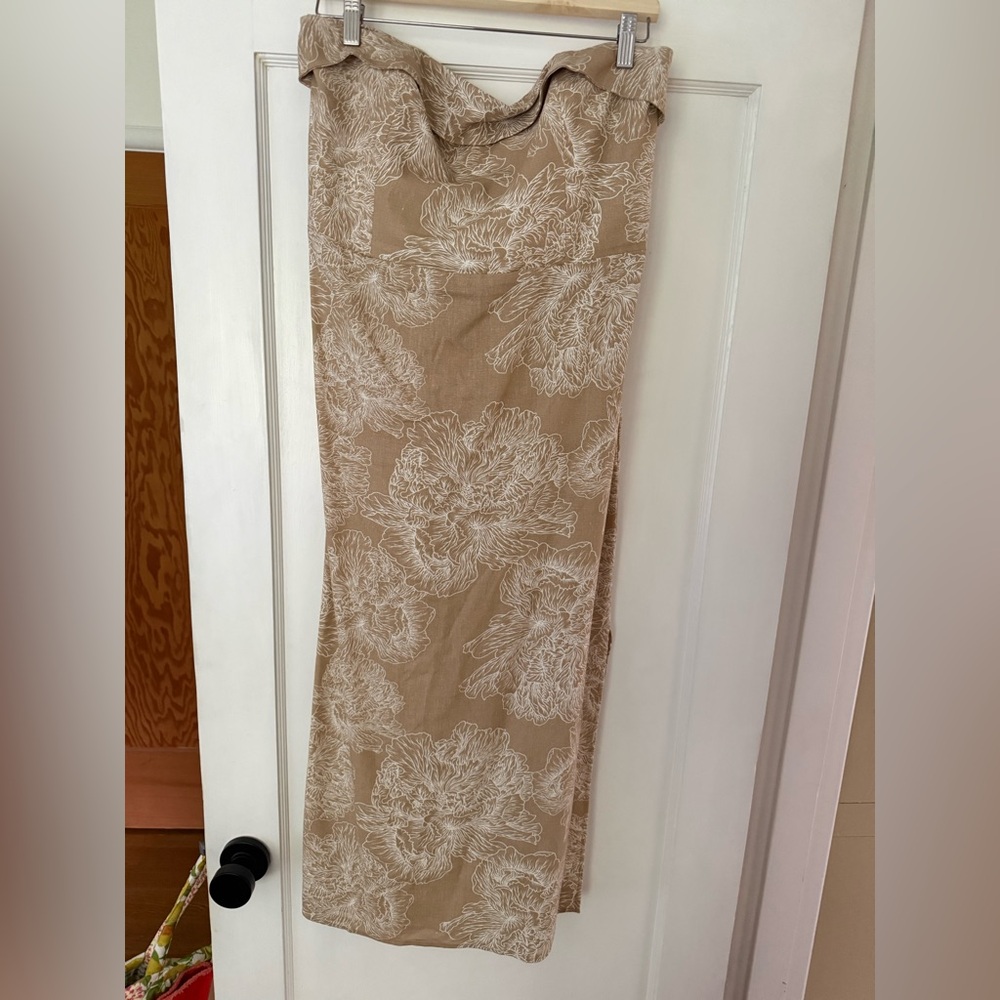 Park & Fifth Beige Floral strapless dress
